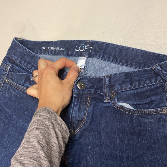 Ann Taylor Loft Modern Flare Dark Wash Jeans Flared Bootcut Women’s Size 4 - Picture 4 of 9